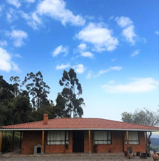Hermosa Casa Campestre Moderna "Rancho La Marina" Chiquinquirá Esterno foto